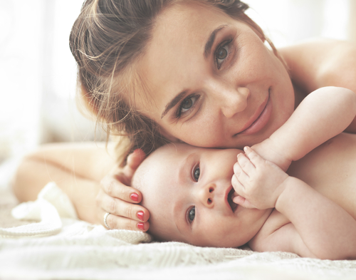mother with her 3 months old baby-img-blog